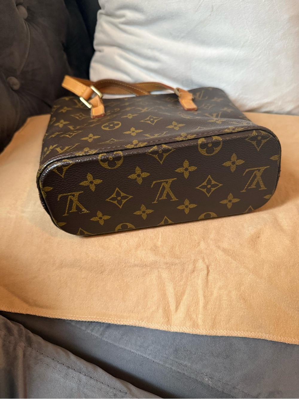 🔥EUC Louis Vuitton Monogram Vavin PM SR1010 comes with dustbag🔥 - Picture 17 of 17